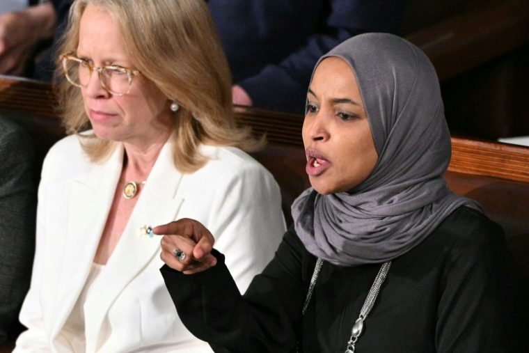 L'élue démocrate Ilhan Omar répond à Donald Trump lors de son discours au Congrès, le 24 février 2026 à Washington ( AFP / Mandel NGAN )
