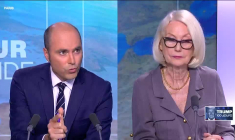 100 jours de Trump : "Il n'a que faire de la Constitution"