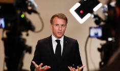 Le président français Emmanuel Macron s'exprime devant la presse à Doha, le 21 octobre 2026  ( POOL / Benoit Tessier )