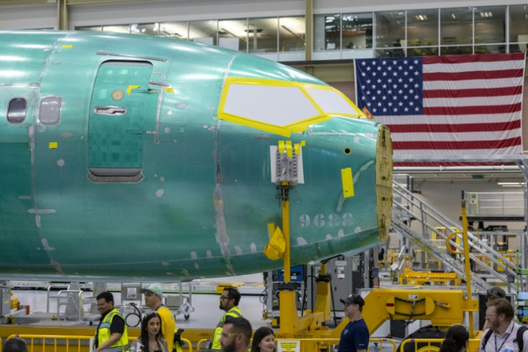 Le fuselage d'un Boeing 737 MAX 10 est visible lors de la cérémonie d'inauguration de la nouvelle chaîne d'assemblage "North Line" de l'entreprise à l'usine Boeing d'Everett, dans l'État de Washington, le 10 juillet 2026 ( AFP / Jason Redmond )