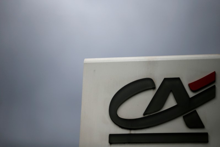 CRÉDIT AGRICOLE TRANSFÈRE SON TRADING OBLIGATAIRE SOUVERAIN À PARIS