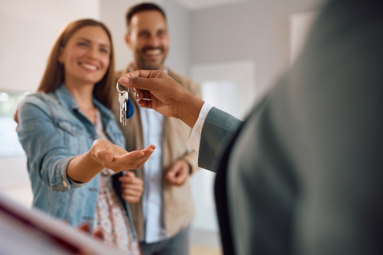 Est-ce qu'int&eacute;grer le reste &agrave; vivre dans un calcul de pr&ecirc;t immobilier pourrait relancer le march&eacute; ? ( Cr&eacute;dits photo: &copy;  Drazen - stock.adobe.com)