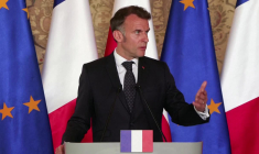 Tirs contre un bateau à Ormuz: "la France n'a pas été visée spécifiquement", dit Macron