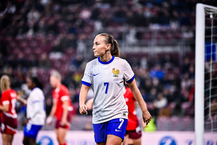 Julie Dufour file à Los Angeles