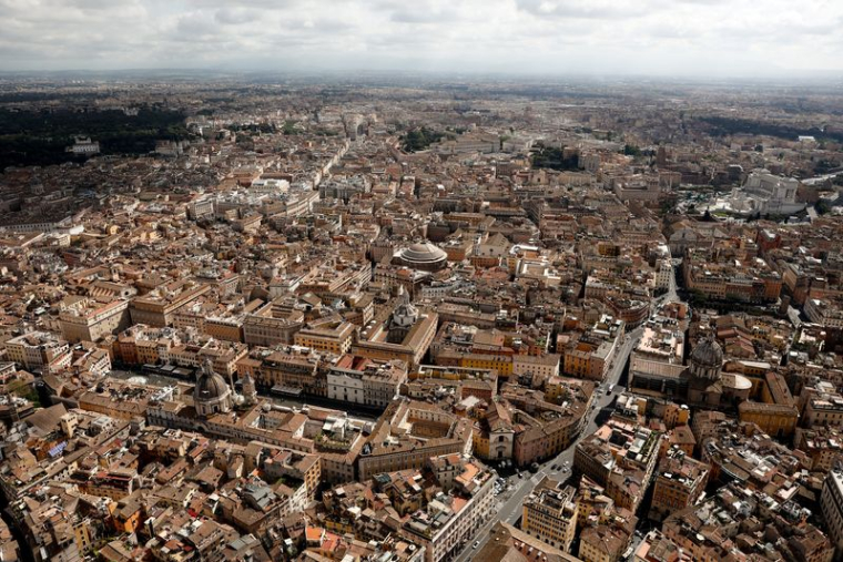 Vue aérienne de Rome, à la veille des funérailles du pape François