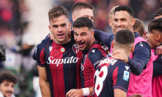 Bologne choque le Napoli, la Fiorentina reste lanterne rouge