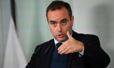 Le ministre français de la Défense Sébastien Lecornu