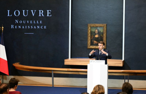 Le président français Emmanuel Macron prononce un discours au musée du Louvre à Paris, le 28 janvier 2025