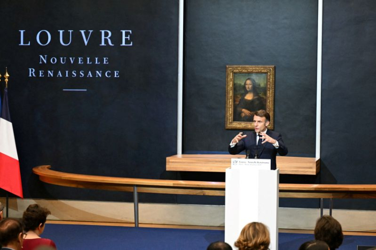 Le président français Emmanuel Macron prononce un discours au musée du Louvre à Paris, le 28 janvier 2025