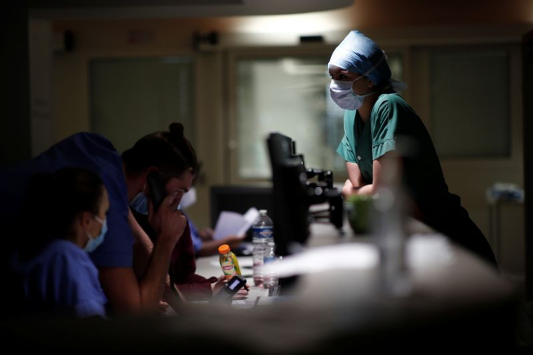 CORONAVIRUS: LE RALENTISSEMENT DE L'ÉPIDÉMIE SE CONFIRME EN FRANCE