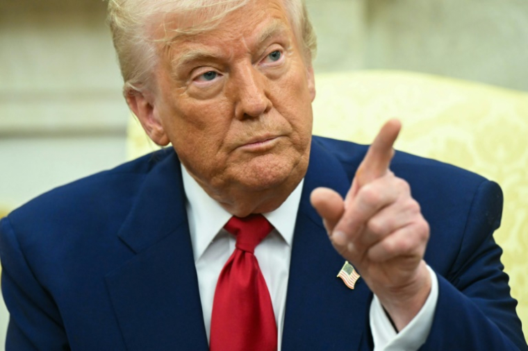 Le président américain Donald Trump lors d'une réunion avec le Premier ministre israélien Benjamin Netanyahu dans le bureau ovale de la Maison Blanche, à Washington, aux Etats-Unis, le 7 avril 2025 ( AFP / SAUL LOEB )