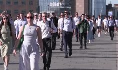 Les Londoniens se rendent au travail alors que le Royaume-Uni a battu le record de chaleur pour mai