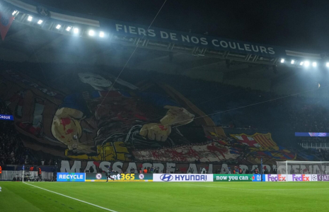 Le tifo sanglant du CUP avant PSG-Barça