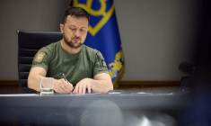 UKRAINE: ZELENSKY DEMANDE AU G7 DES SYSTÈMES DE DÉFENSE ANTI-AÉRIENS ET DES SANCTIONS PLUS SÉVÈRES CONTRE LA RUSSIE