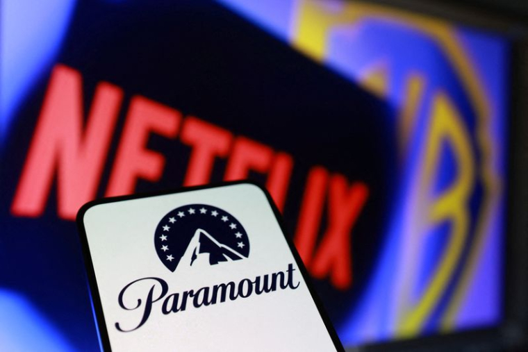 L'illustration montre les logos de Paramount, Netflix et Warner Bros