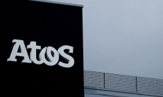 Le logo d'Atos sur un immeuble de l'entreprise à Nantes