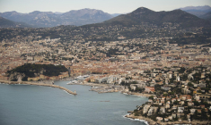 Vue aérienne de Nice, le 7 octobre 2020. ( AFP / CHRISTOPHE SIMON )