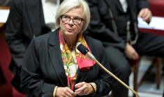 Catherine Vautrin, ministre des Partenariats territoriaux et de la Décentralisation lors d'une séance de questions au gouvernement à l'Assemblée nationale. Paris le 16 octobre 2024 ( AFP / BERTRAND GUAY )