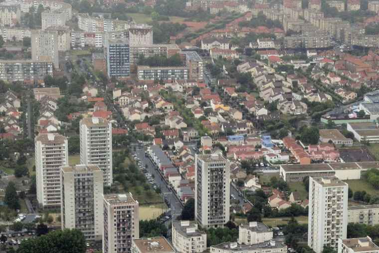 Vue aérienne de La Courneuve, le 14 juillet 2010 en Seine-Saint-Denis ( AFP / JACQUES DEMARTHON )