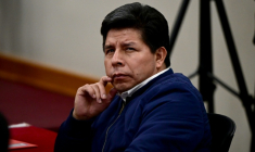L'ancien président péruvien Pedro Castillo dans la salle d'audience avant la lecture du jugement de son procès pour rébellion, le 27 novembre 2025 à Lima ( AFP / ERNESTO BENAVIDES )