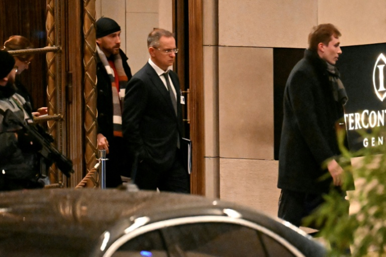 Le négociateur russe Vladimir Medinski, au centre, à Genève en Suisse le 17 février 2026 ( AFP / Harold CUNNINGHAM )