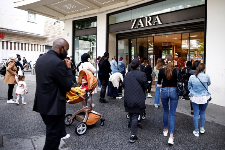 INDITEX: LE PROPRIÉTAIRE DE ZARA BAT LES ESTIMATIONS DE BÉNÉFICE AU PREMIER TRIMESTRE