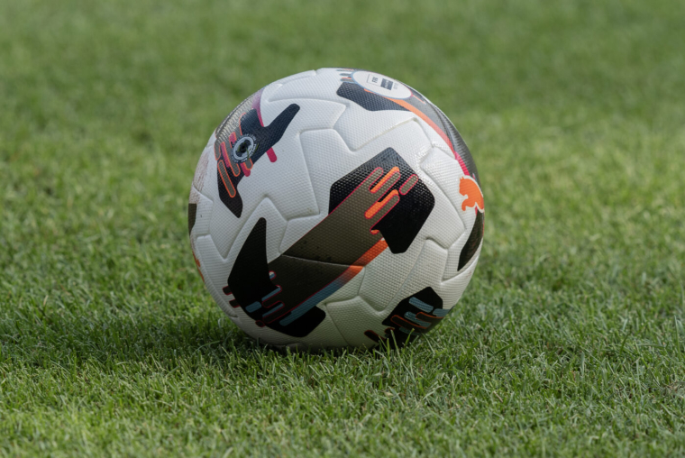 Un mort et onze blessés chez les supporters du MC Alger après l'effondrement d'une tribune lors du match du titre