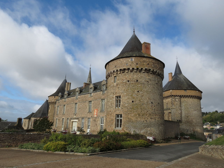 Château de Sillé-le-Guillaume (Crédit photo: Romain Bréget - !Wikimedia Commons)