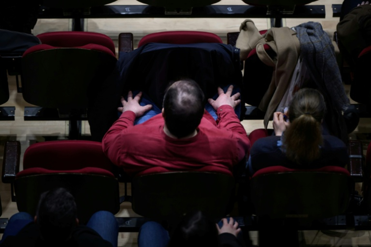 Des patients psychiatriques assistent aux répétitions de l'orchestre de Toulouse au théâtre de la Halle aux Grains à Toulouse, le 10 février 2026 ( AFP / Ed JONES )