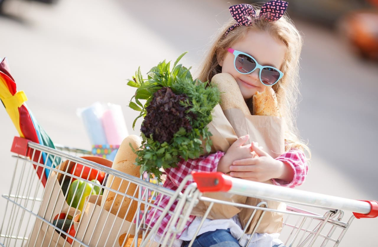 (Faites-vous les courses chez les leaders de la grande distribution dans votre région ? - Visuel Adobe Stock)