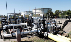 PHOTO DE FICHIER : L'oléoduc Druzhba entre la Hongrie et la Russie est visible à la raffinerie du Danube du groupe hongrois MOL à Szazhalombatta