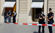 UNE BIJOUTERIE BULGARI BRAQUÉE À PARIS, 10 MILLIONS D'EUROS DE BUTIN