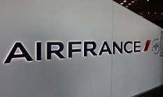 Photo du logo de la compagnie aérienne Air France visible à l'aéroport de Paris Charles de Gaulle