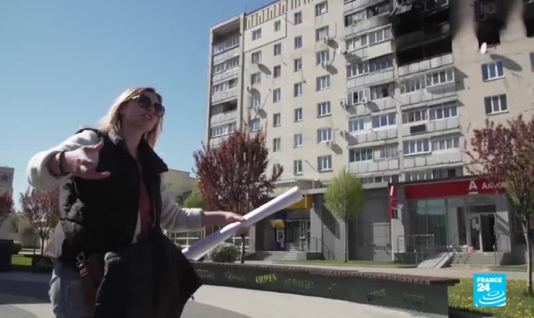 Ukraine : de retour à Irpin, les habitants retrouvent une ville dévastée