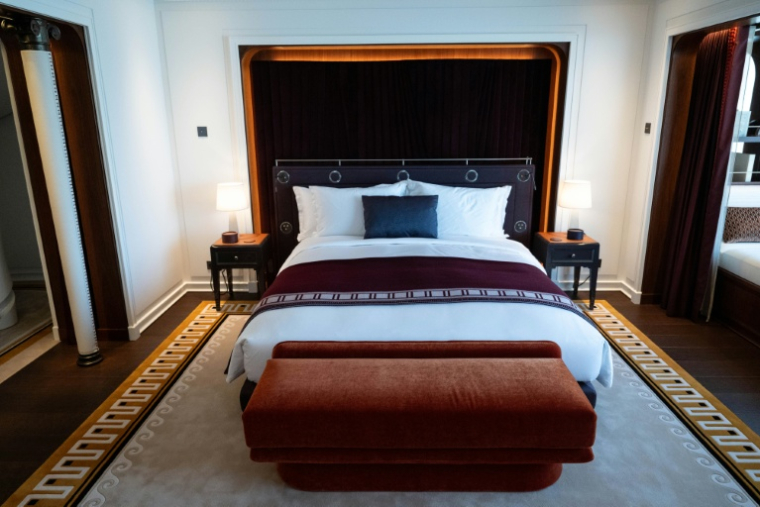 Une suite à bord du voilier Orient Express Corinthian, aux Chantiers de l'Atlantique à Saint-Nazaire, le 28 avril 2026 en Loire-Atlantique ( AFP / Sebastien Salom-Gomis )