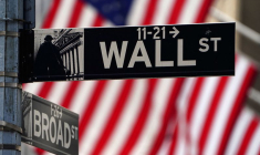 Un panneau Wall Street photographié à l'extérieur de la Bourse de New York