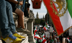Manifestation à Londres à l'occasion du premier anniversaire de la mort de Mahsa Amini