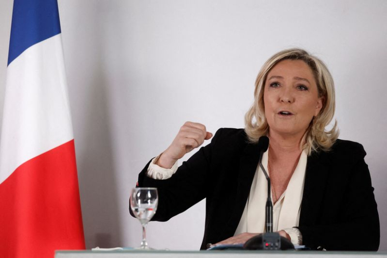 LE PEN CONSEILLE À ZEMMOUR DE TROUVER SA "PROPRE IDENTITÉ" POLITIQUE