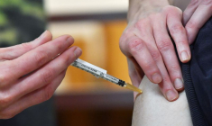 FRANCE/CORONAVIRUS: LA HAS ESTIME QU'IL FAUDRA ENVISAGER UNE VACCINATION OBLIGATOIRE POUR LES PLUS DE 12 ANS