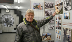 Nikolaï Soloviov, qui a assisté à l'explosion de 1986 dans la centrale nucléaire de Tchernobyl, le 24 avril 2026 dans le musée local consacré à Tchernobyl à Slavoutytch, à 120 km au nord de Kiev ( AFP / Genya SAVILOV )