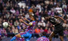 Caen dit officiellement au revoir à la Ligue 2, la course pour la montée toujours enflammée