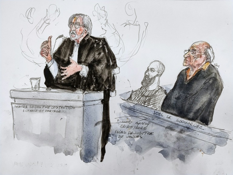 Joël Le Scouarnec le 22 mai 2025 lors de son procès devant les assises du Morbihan à Vannes ( AFP / BENOIT PEYRUCQ )