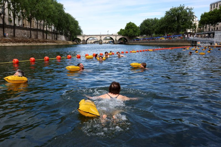 La Seine ouvre à la baignade publique sur trois sites à Paris