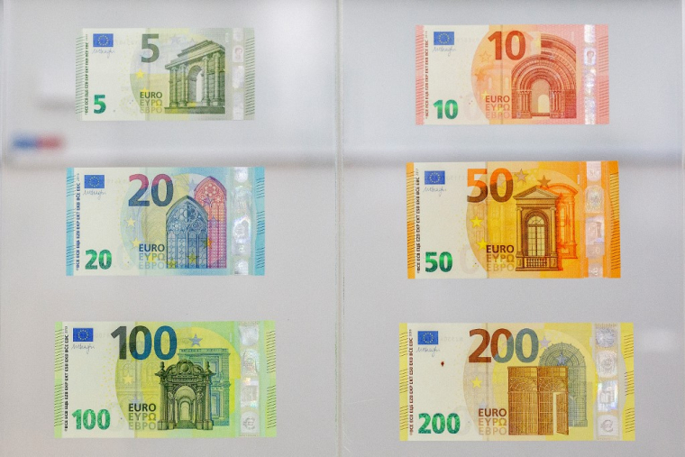 Le graphisme des billets actuels de la série "Europe" est fondé sur le thème "Époques et styles architecturaux" (illustration) ( BELGA / HATIM KAGHAT )