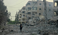 Après un bombardement israélien dans la région de Tyr, dans le sud du Liban, le 4 avril 2026 ( AFP / Kawnat HAJU )