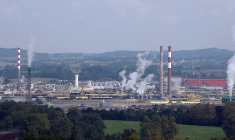 Le gisement gazier de Lacq a été découvert en 1951 (illustration) ( AFP / JEAN-PIERRE MULLER )
