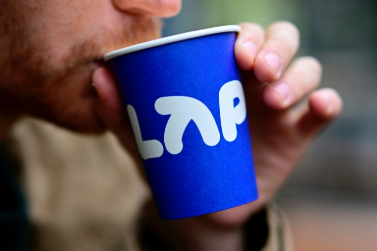 LAP Coffee, nouvelle chaîne, a suscité des opinions divergentes à Berlin. ( AFP / Tobias SCHWARZ )