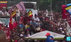 Début de la campagne présidentielle au Venezuela : marée rouge pour Maduro, vague blanche pour l'opposition