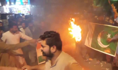Pakistan: des manifestants brûlent des drapeaux indiens à Hyderabad