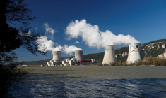 Vue extérieure de la centrale nucléaire de Cruas-Meysse